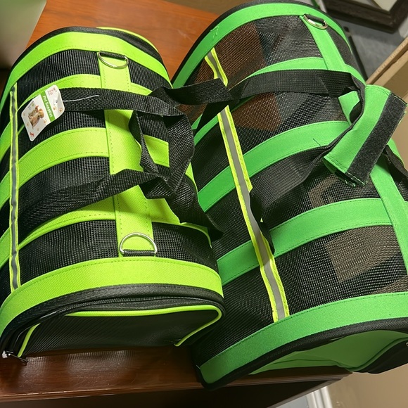 Pet carrier bag breathable two sizes available 1 per order  NWT - Picture 5 of 12